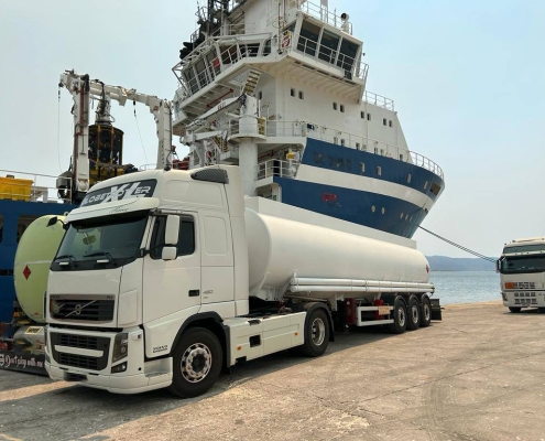 photo_5904656666027214270_y