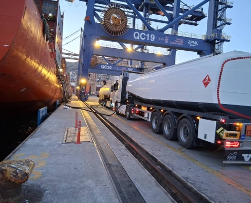 photo_5888967214919437598_y